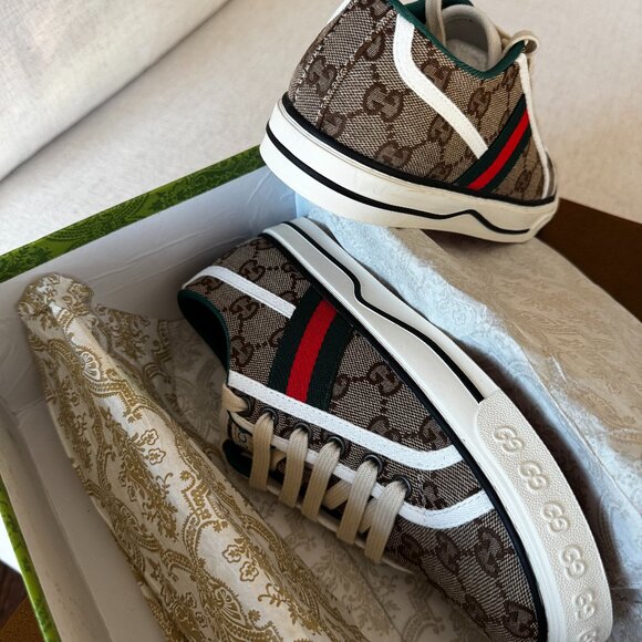 NEW Gucci Beige Monogram Sneakers with Red and Green Accents - Picture 1 of 8